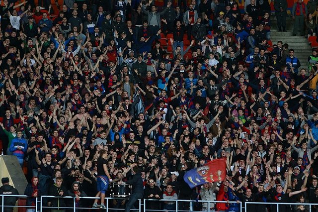 В Новосибирске во время драки футбольных фанатов убили болельщика