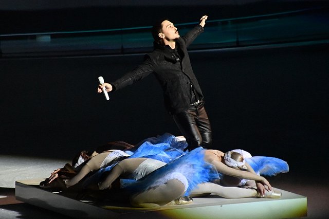 Дима Билан отменил концерт в Екатеринбурге из-за травмы