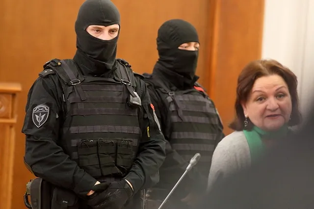 Адвокат смог пройти в офис ФБК во время обыска, надев чёрную балаклаву