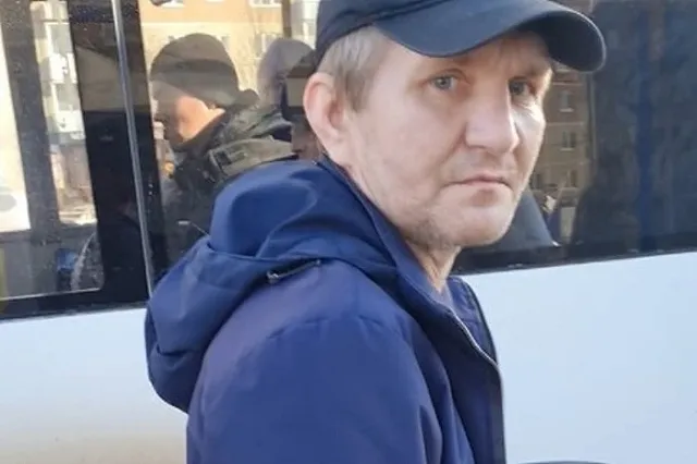 «Делал это в присутствии детей»: полицейские ищут свердловчанина, занимавшегося онанизмом в автобусе