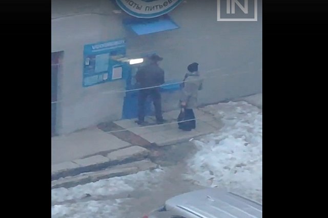 В Екатеринбурге пара пыталась взломать «Водоробот»