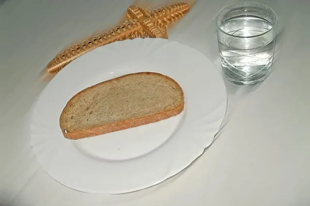 Священнослужитель посоветовал не заниматься в пост «профанацией» с креветками