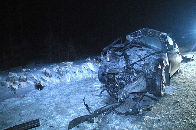 На ЕКАД водитель погиб, врезавшись в впереди идущий КАМАЗ