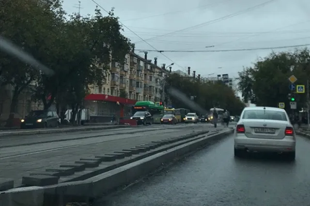 Депутат ЕГД раскритиковал мэрию из-за новых трамвайных остановок на 8 Марта