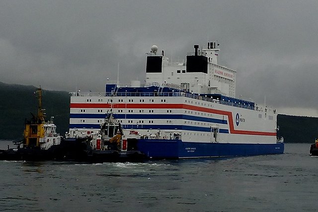 Единственная в мире плавучая АЭС заработала на Чукотке