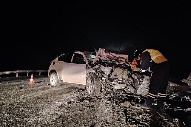На свердловской трассе в канун нового года в ДТП разбилась семья