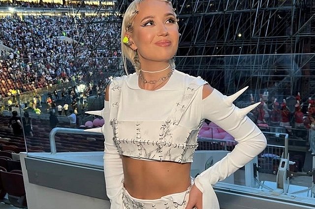 Клава Кока продала билет на шоу в Москве за 10 миллионов