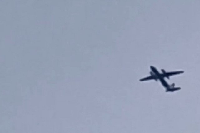 В небе под Екатеринбургом заметили подозрительный самолёт