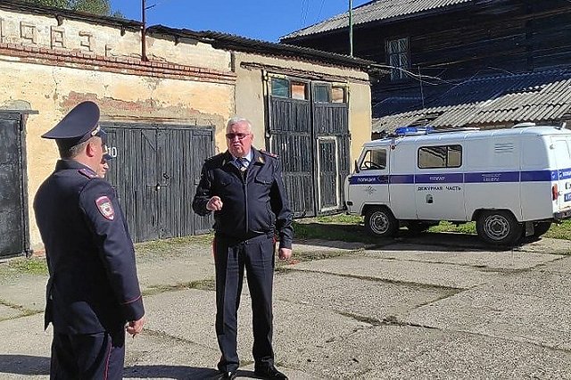 Глава свердловского гарнизона МВД раскритиковал работу ОВД в Новолялинском