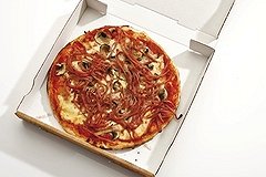 Подростки ограбили разносчика пиццы в Красноярском крае