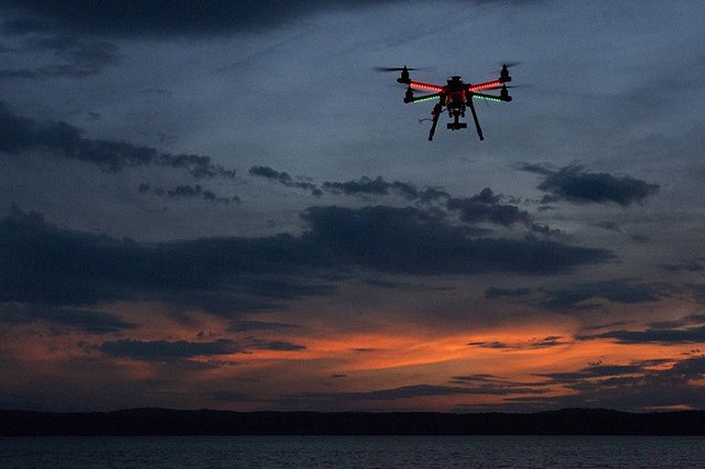 В России создан квадрокоптер, управляемый силой мысли