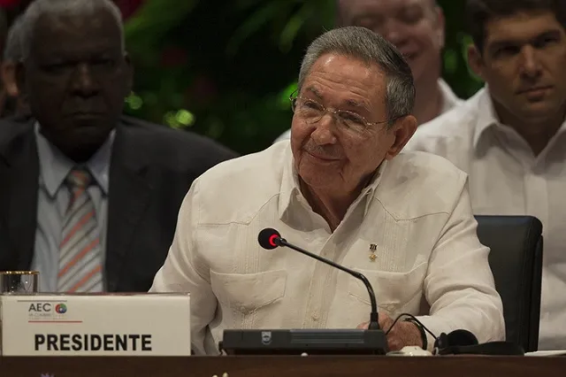 Кастро попросил нефти у Путина