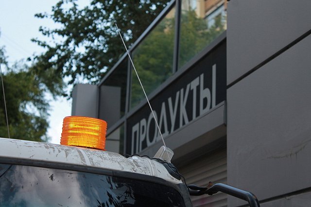 На Декабристов снесли незаконный киоск «Продукты»