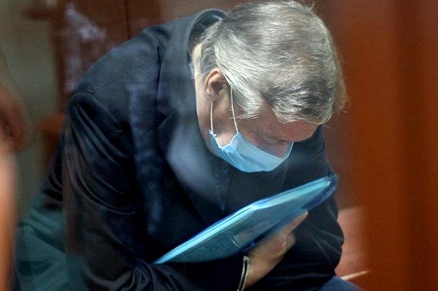 Защита Ефремова попросила Мосгорсуд отменить приговор актеру