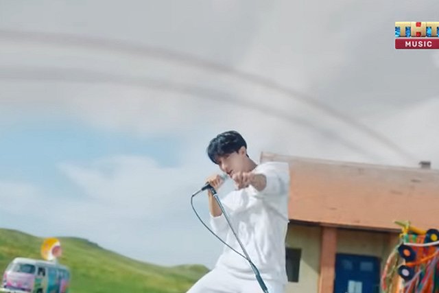 На российском телевидении начали закрашивать радугу