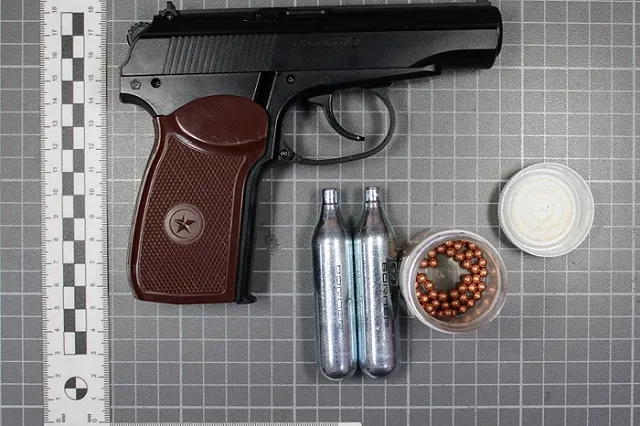 «Купили на маркетплейсе». Задержаны подростки, обстрелявшие в Екатеринбурге две электрички (ФОТО)