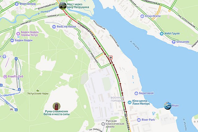 Улица Щербакова в Екатеринбурге встала в глухую пробку из-за серьезного ДТП