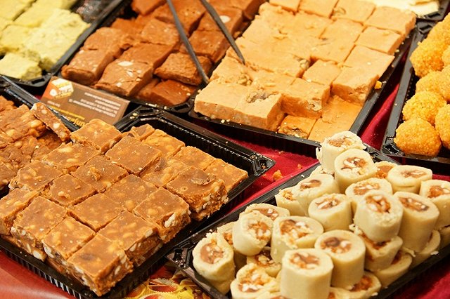 Россияне стали есть сахара в два раза больше нормы