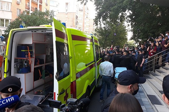 Врачи подтвердили, что Михаил Ефремов перенёс в суде инсульт