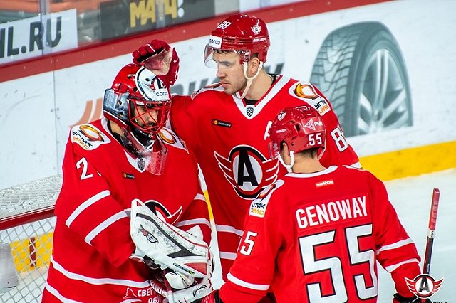 «Автомобилист» вырвал победу у «Авангарда» в овертайме.