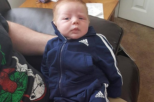 Русский «младенец-гопник» в спортивном костюме рассмешил пользователей сети