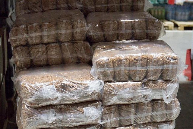 Депутат лично съездил на продбазу в Екатеринбурге, чтобы увидеть, есть ли запас продуктов