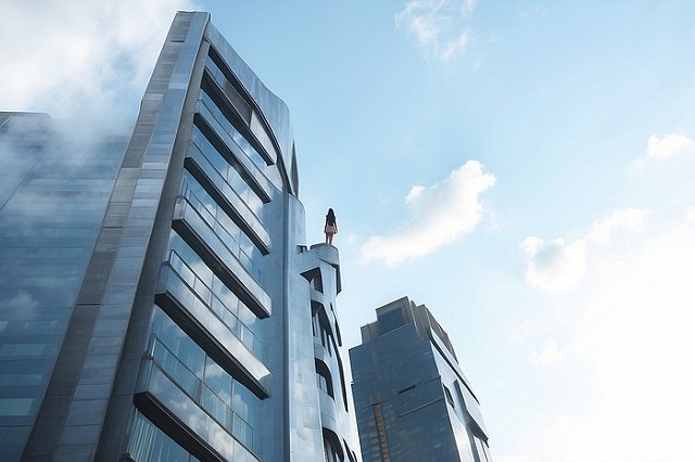 На Урале 6-классница выпала с 9-ого этажа. Мама нашла её переписку с мальчиком