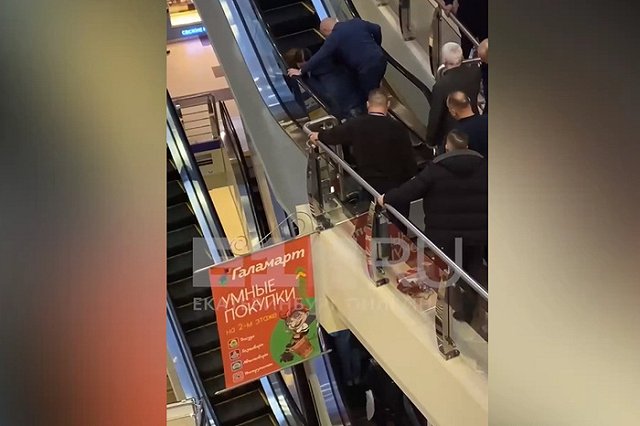 Стало известно о состоянии здоровья мальчика, ногу которого «зажевало» эскалатором в «Карнавале»