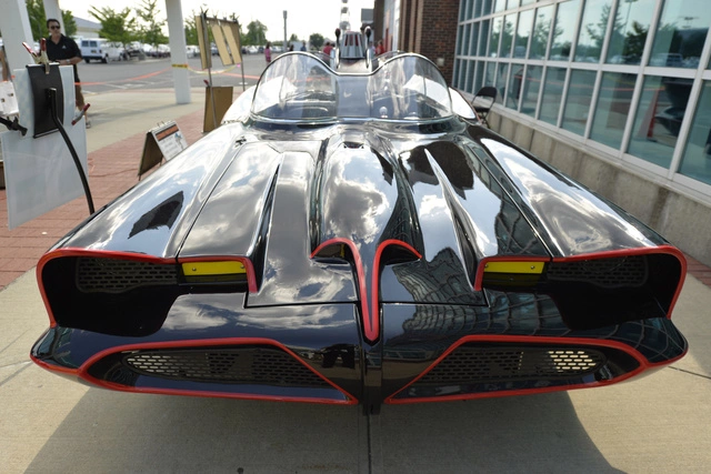 Самый первый бэтмобиль продали на аукционе за 137 тысяч долларов