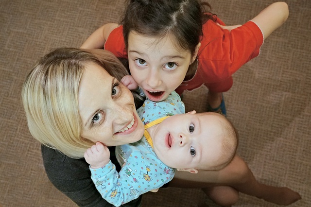 Владимир Путин поддерживает введение звания «матери-героини»