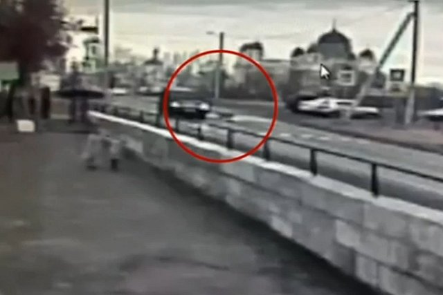 ВГТРК обнародовала кадры, как уральский мэр на внедорожнике сбил ребенка