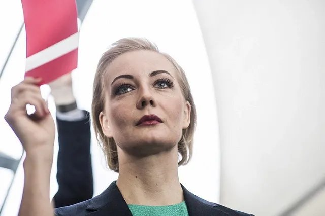 Жену Навального силой не пустили к немецким врачам, которые осмотрели оппозиционера — видео