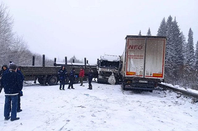 В Свердловской области перекрыли Пермский тракт