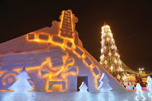 Стало известно, какие мероприятия пройдут в Ледовом городке на площади 1905 года во время каникул
