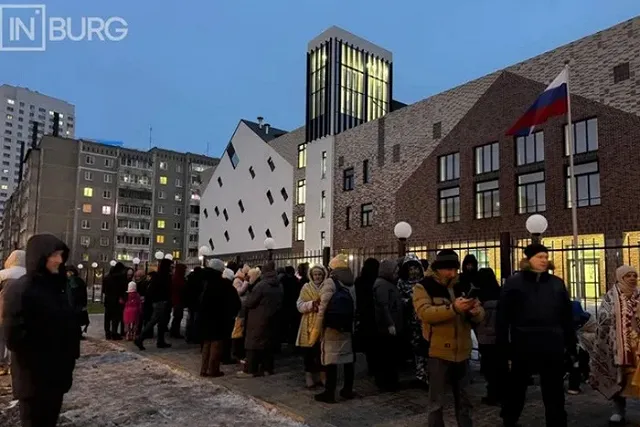 Екатеринбуржцы штурмуют школу «Хогвартс», чтобы записать туда своего ребёнка