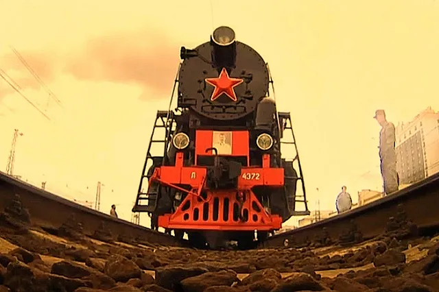 В Екатеринбург прибыл «Паровоз Победы» Минобороны