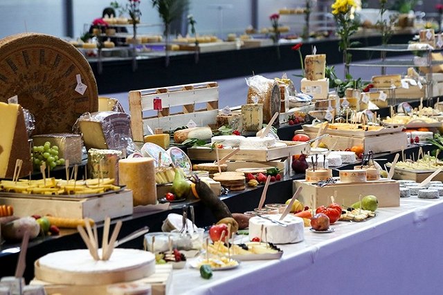 Российские сыры пришлись по вкусу экспертному жюри Mondial du Fromage во Франции