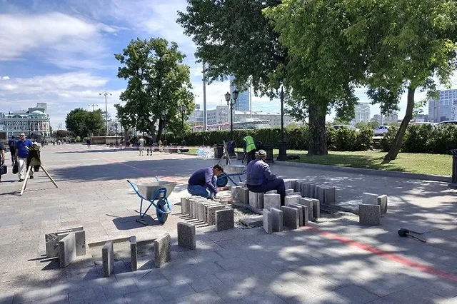 «В бизнес-классе за 150 тысяч». На Урале рассказали о «серых» схемах въезда мигрантов