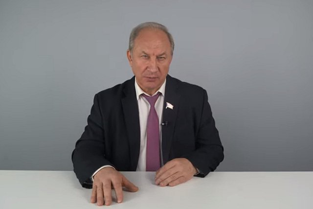 «Я произвел два выстрела, силуэт упал». Депутат Госдумы Рашкин признался в убийстве лося