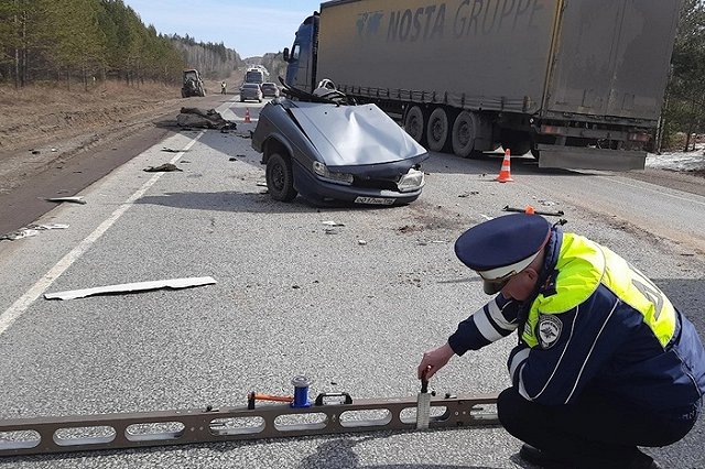 Всплеск аварий с гибелью людей произошел в минувшие выходные на свердловских трассах