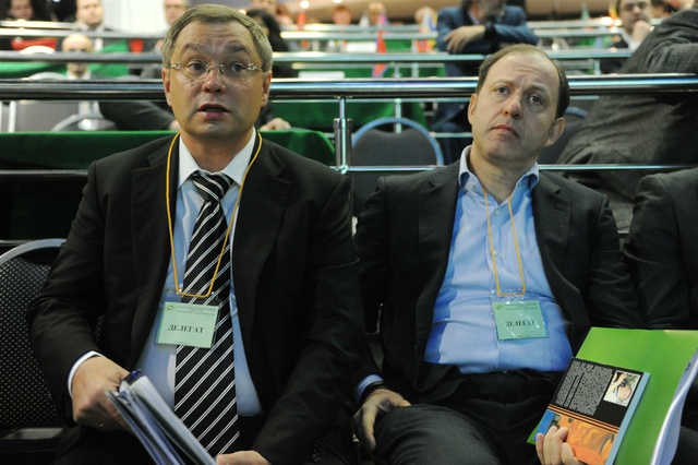 Суд арестовал имущество экс-сенатора Фетисова