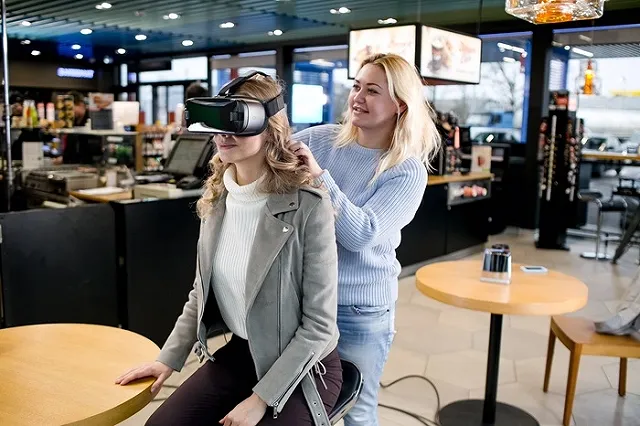 Клиентам АЗС «Газпромнефть» проведут VR-экскурсию от НПЗ до бака автомобиля