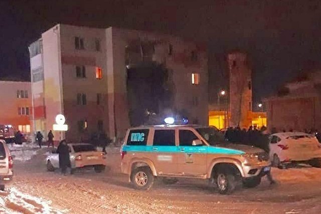 Секция четырехэтажного дома обрушилась в Белгородской области при взрыве газа