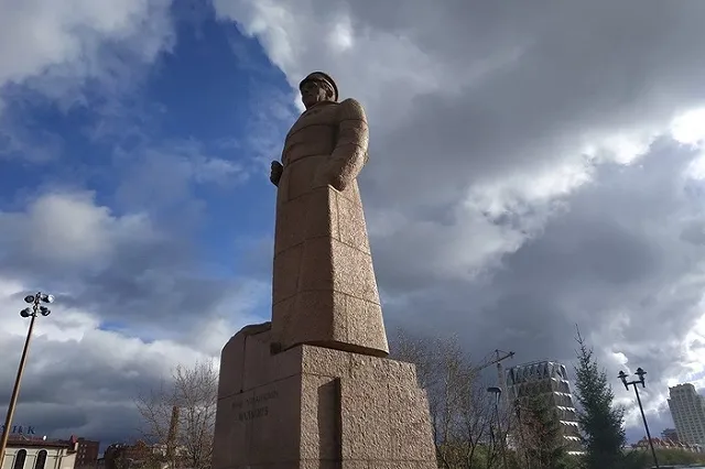 «Белые» в Екатеринбурге поздравили Ленина с днем рождения фальшивыми цитатами