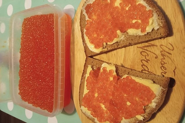 Продавщица имитированной красной икры избежала на Урале суда, вернув покупателям сотни тысяч рублей