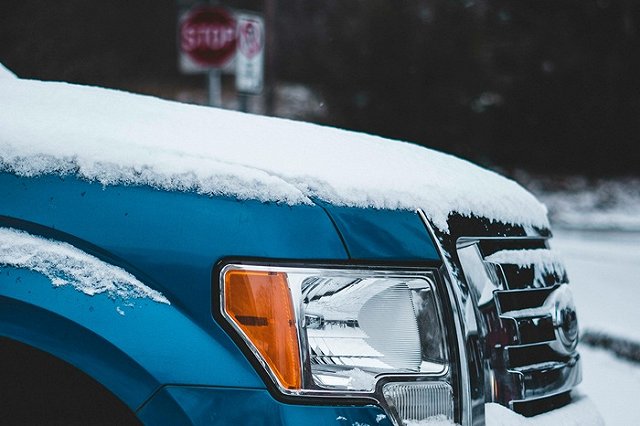 На парковке в «Радуга Парк» массово блокируются автомобили