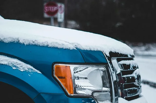 На парковке в «Радуга Парк» массово блокируются автомобили