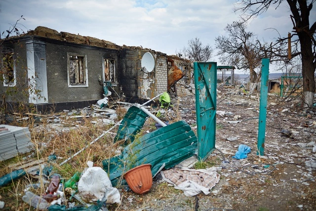 Порошенко призвал увековечить участников АТО в произведениях искусства