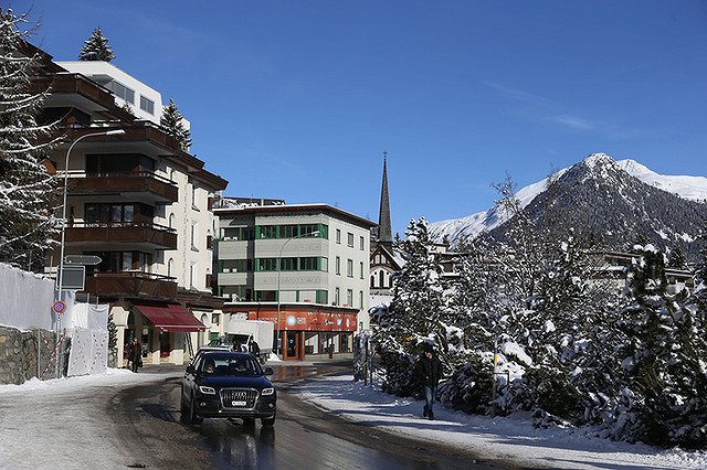 ВТБ устроил в Давосе шикарный антисанкционный званый вечер