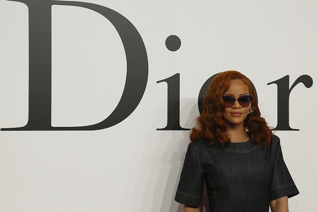 Феминисток возмутил клип Рианны с пытками обнаженной женщины